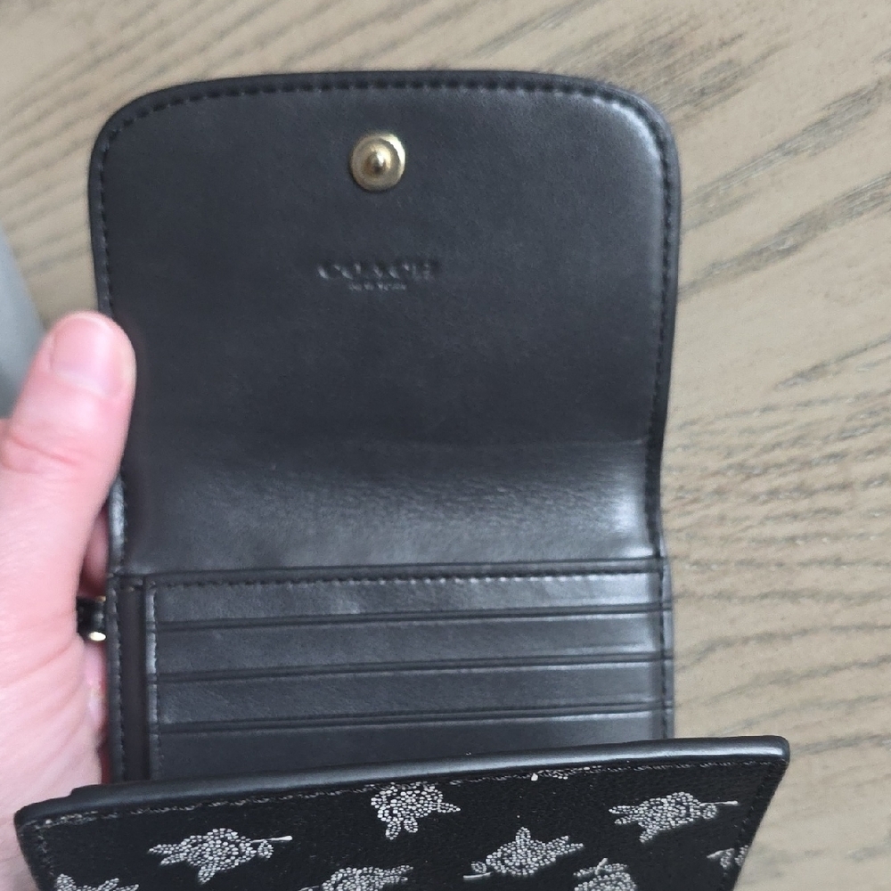 NWOT COACH Black Leather Trifold Wallet Black With White Floral Print - Picture 6 of 10